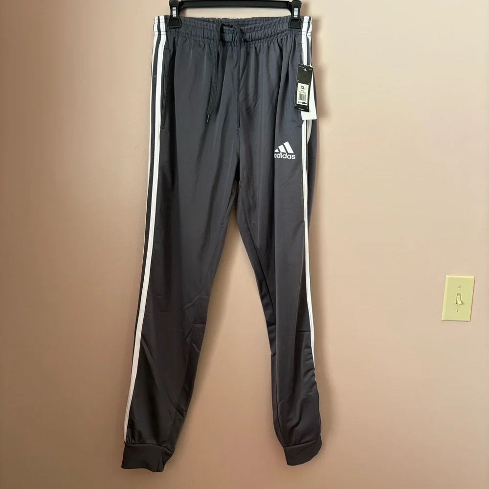 💚Adidas Gray and White Joggers with Classic Stripes - Picture 2 of 9
